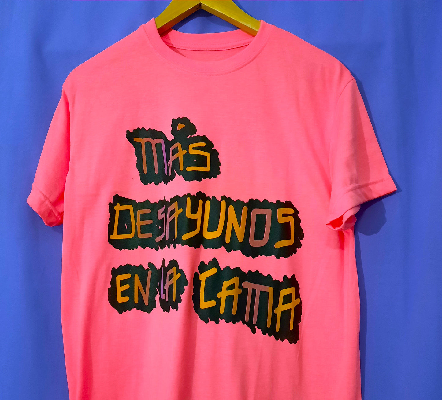 Camiseta "Más desayunos en la cama"